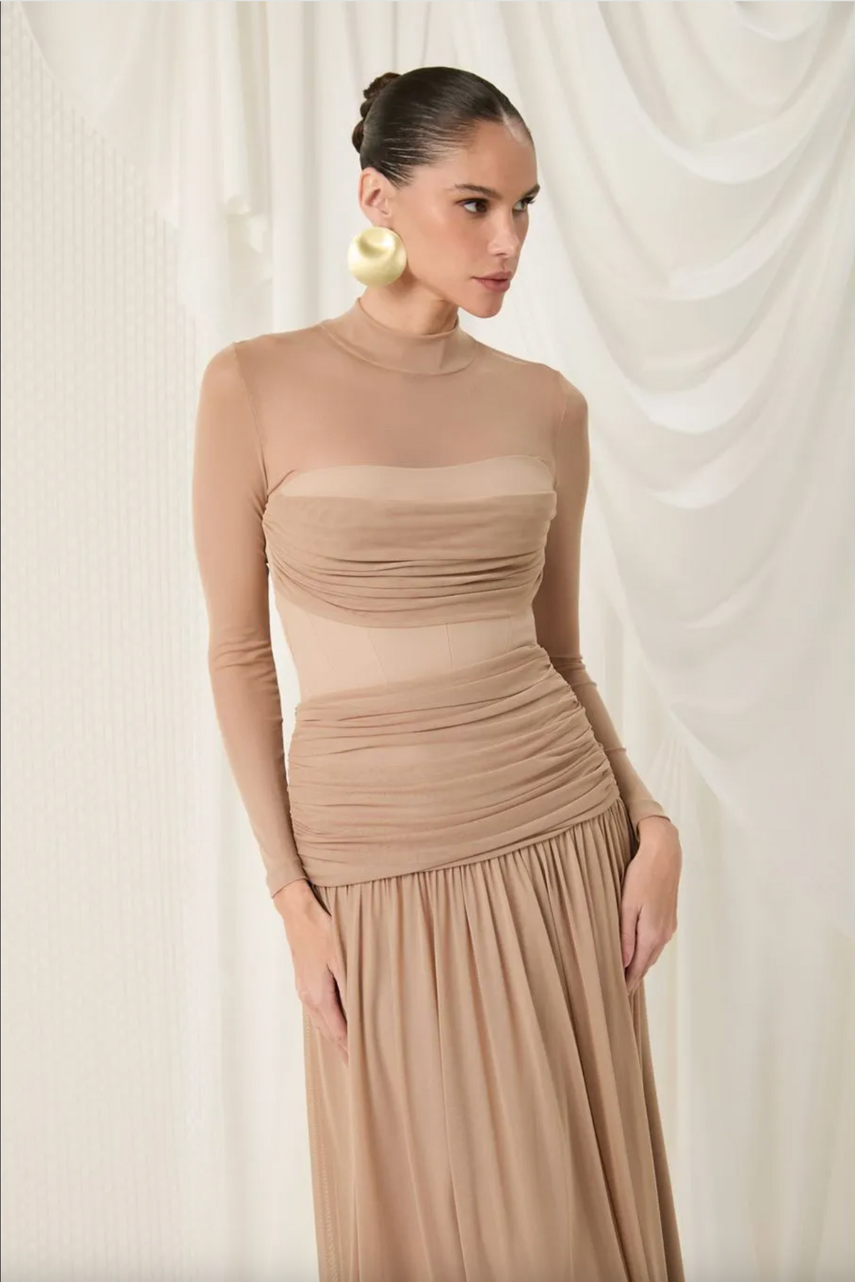 Beige tulle midi skirt yoke