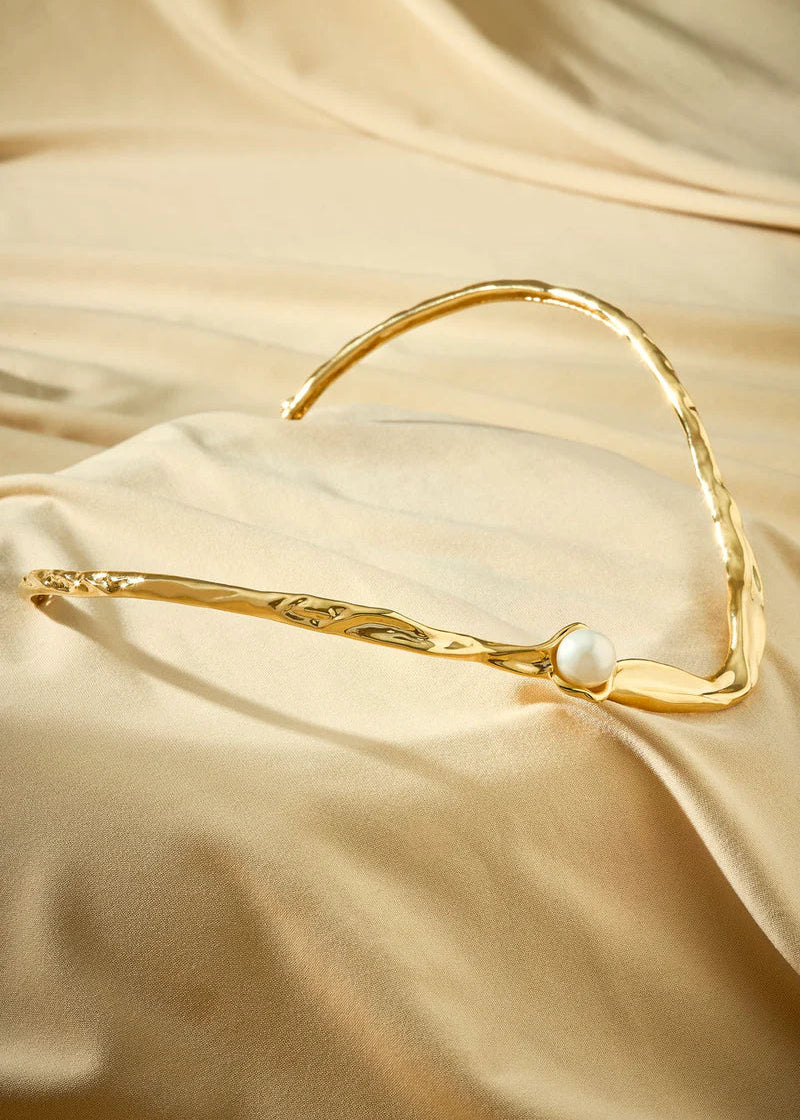 Gold plated choker with pearl