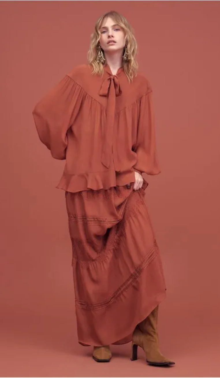 Long Skirt Lace Detail