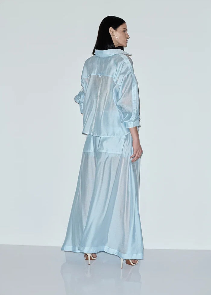 Shirt with buttoned sleeves
