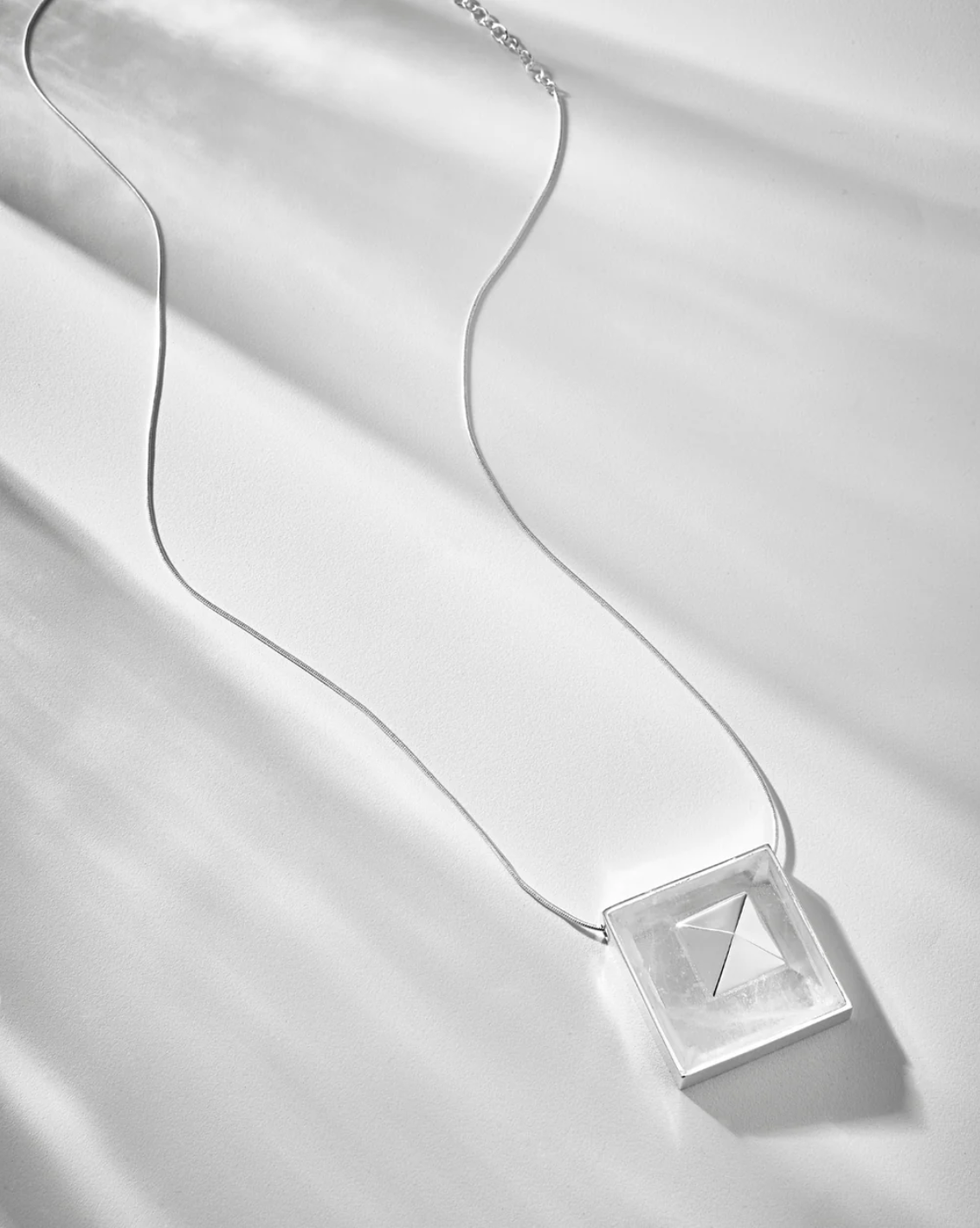 Vértice L Necklace