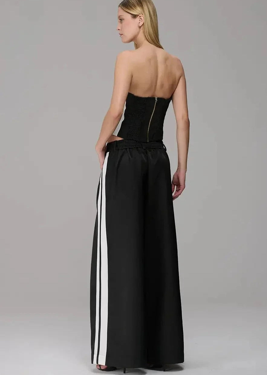 Sport-Style Strapless Corselet