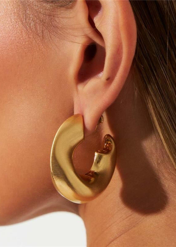 Curved Hoop Gold Pleated