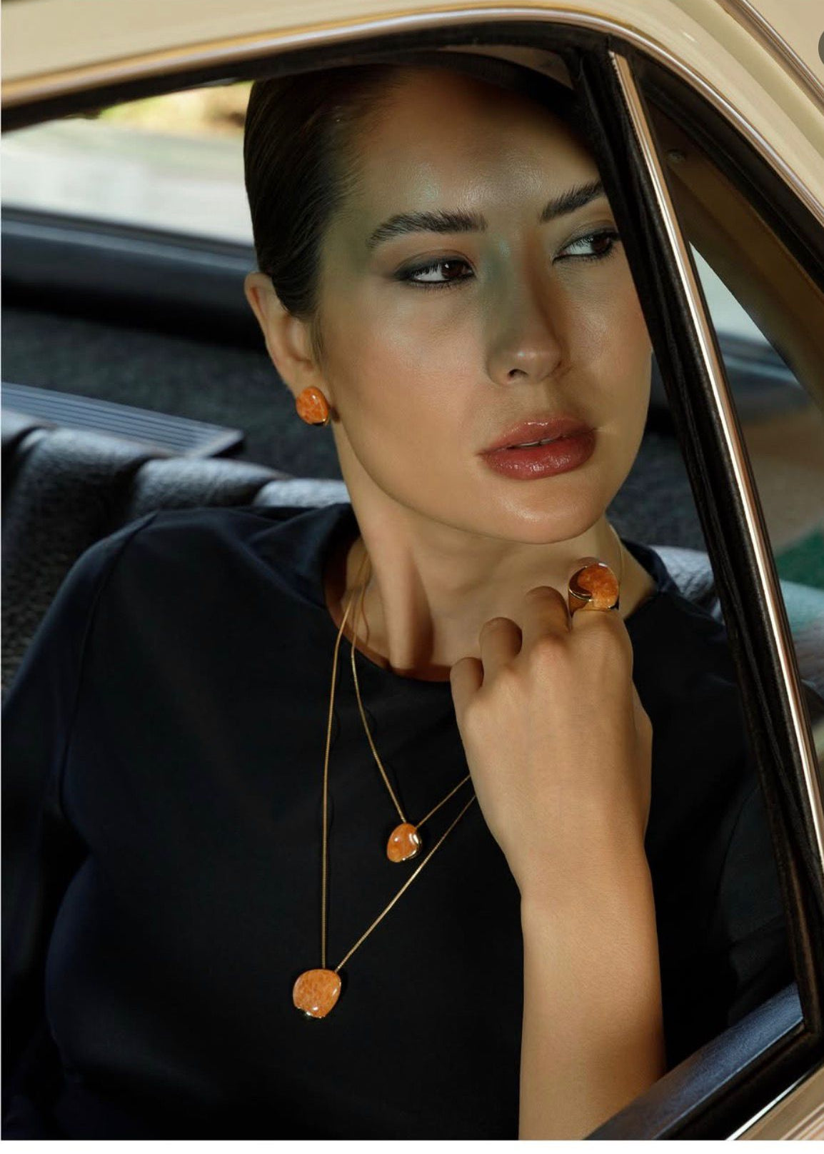 Connection Necklace Small Stone