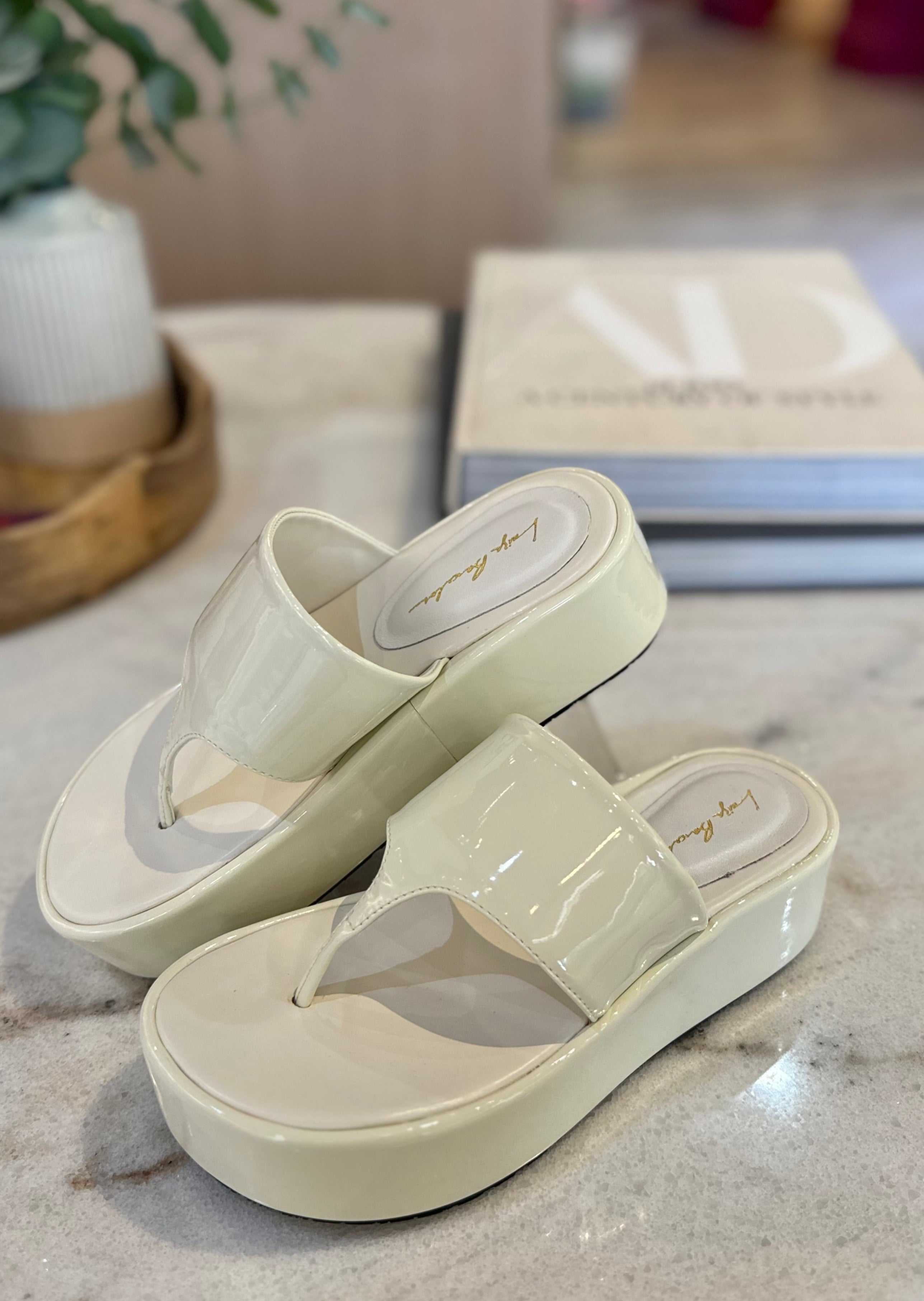 Minimal Flatform Sandals LB