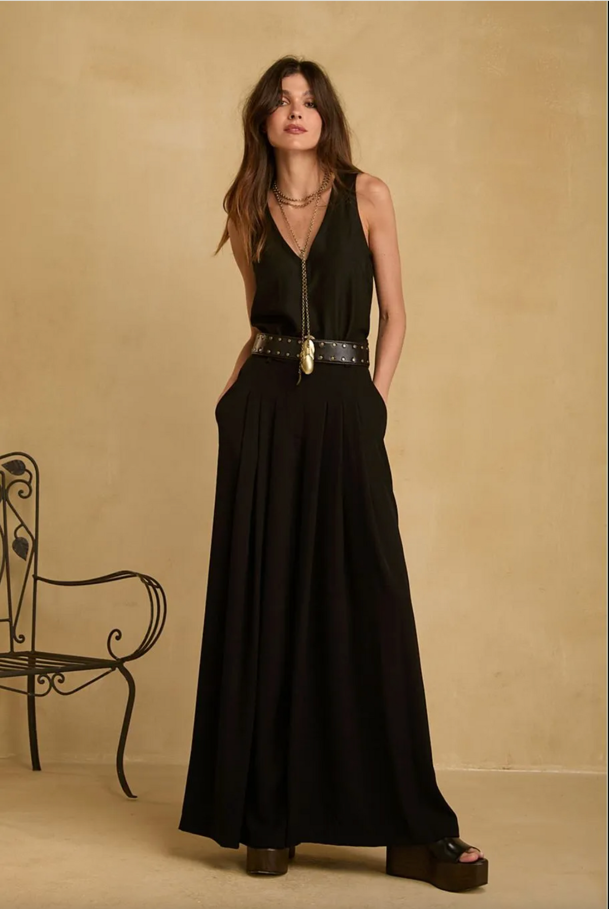 Black pleated tailored pants