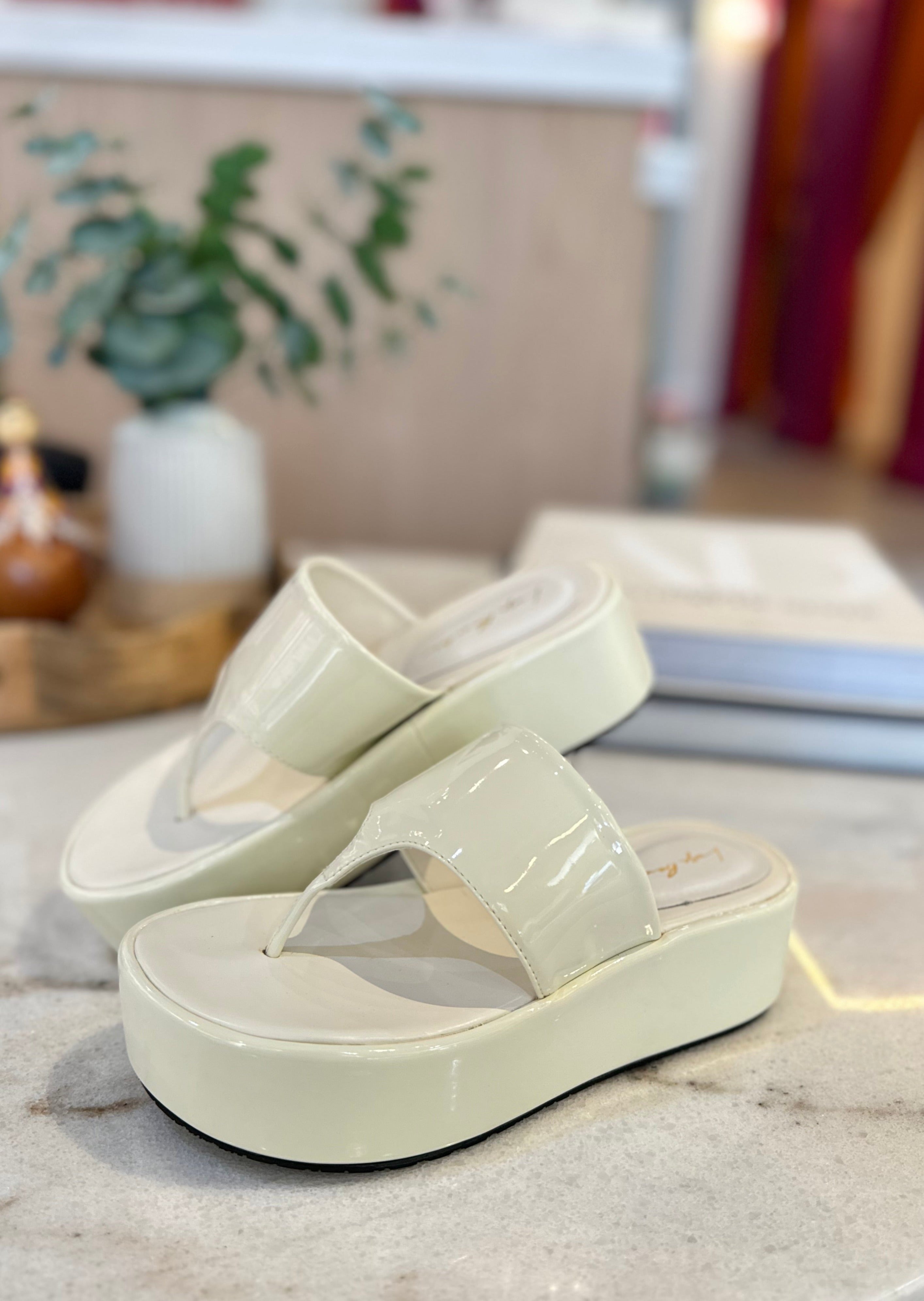 Minimal Flatform Sandals LB