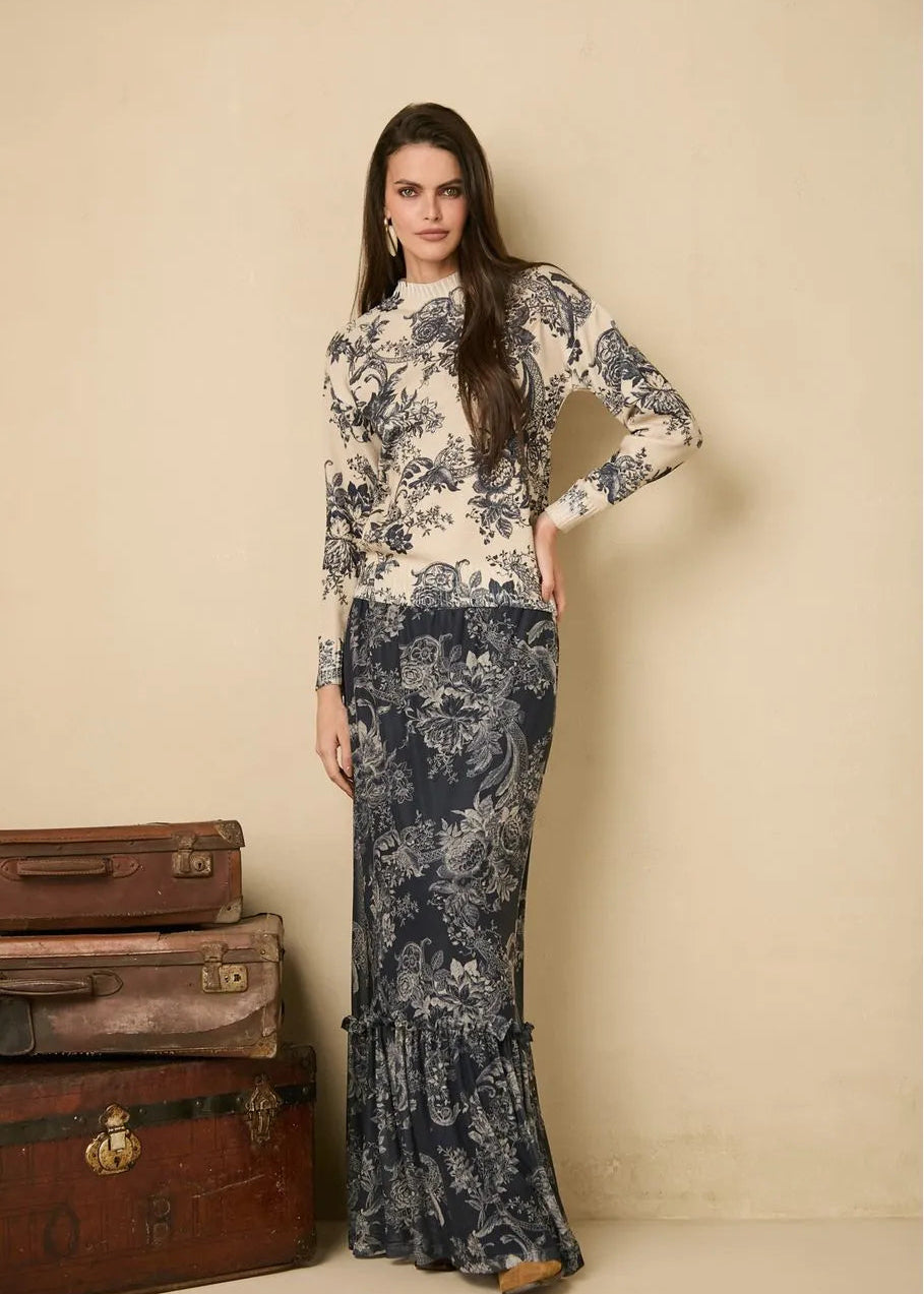 Knitted sweater with floral print and long sleeves